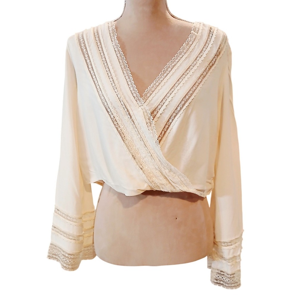 Forever 21 Contemporary Lace Trim Surplice Crop Top Blouse Cream Small Feminine